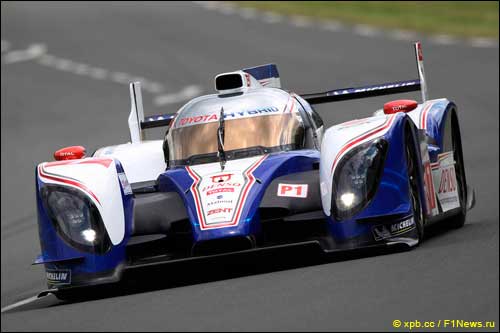 Toyota TS030 на тестах в Ле-Мане