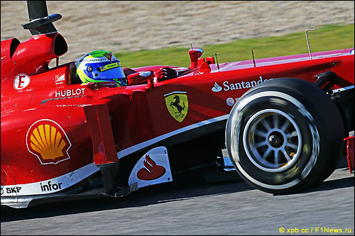 Фелипе Масса за рулем F138 на тестах в Хересе