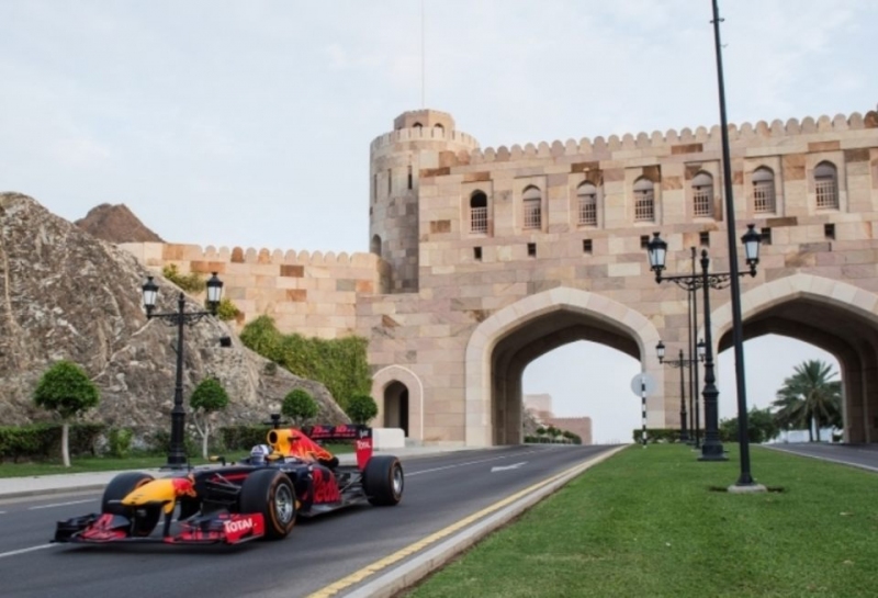 Red Bull Racing провела демонстрационные заезды в Омане