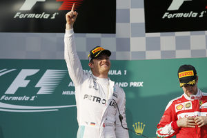 Экклстоун: Ferrari и Mercedes поделят победы в этом сезоне