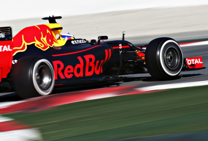 В Aston Martin подписали контракт с Red Bull