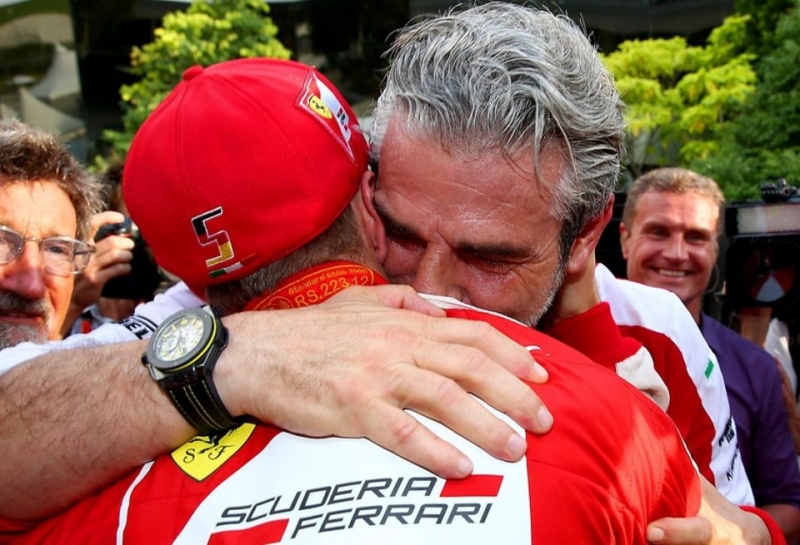 Гонщики Ferrari защищают Маурицио Арривабене