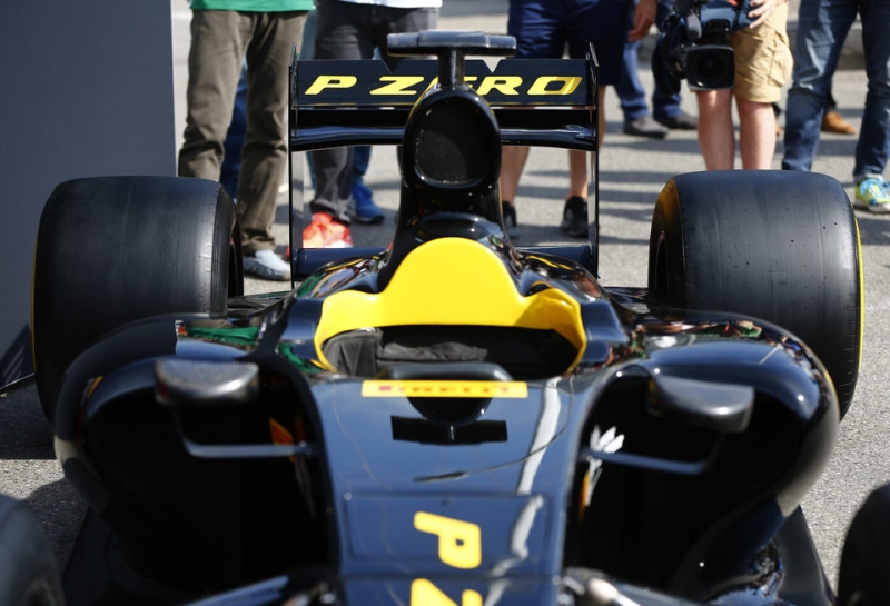 Пэт Симондс: У Williams нет денег на дополнительные тесты резины Pirelli