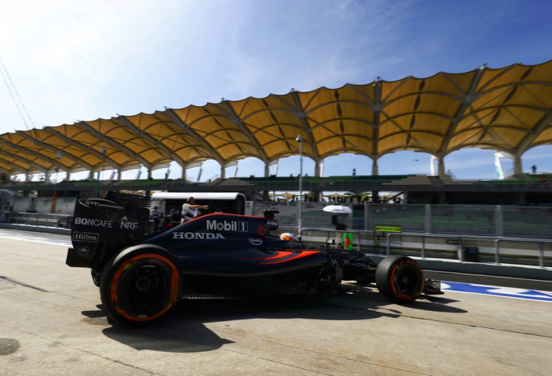 FIA подтвердила штраф Фернандо Алонсо на старте Гран При Малайзии