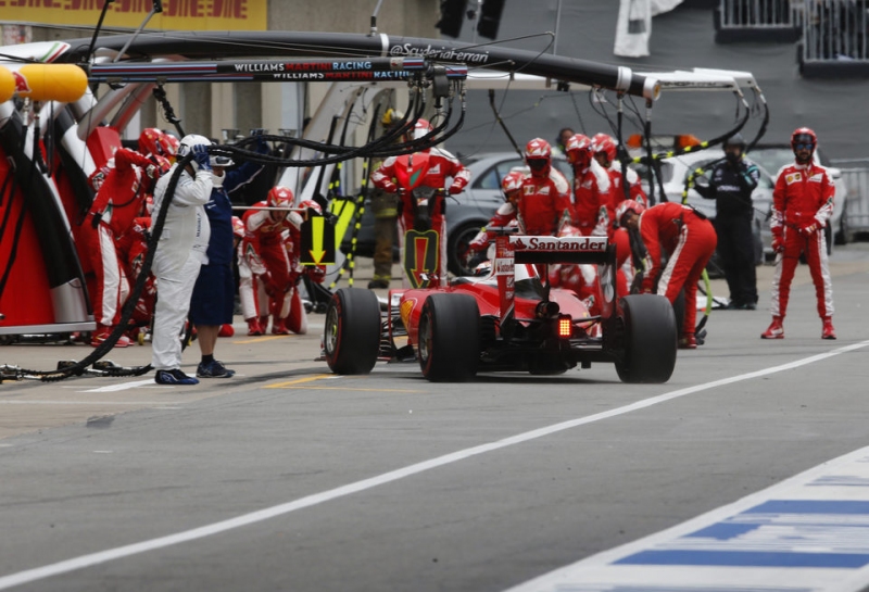 В Ferrari пытались отменить пит-стоп Райкконена