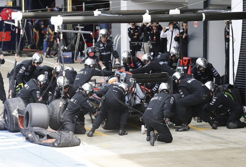 Фернандо Алонсо: McLaren нужно было рисковать