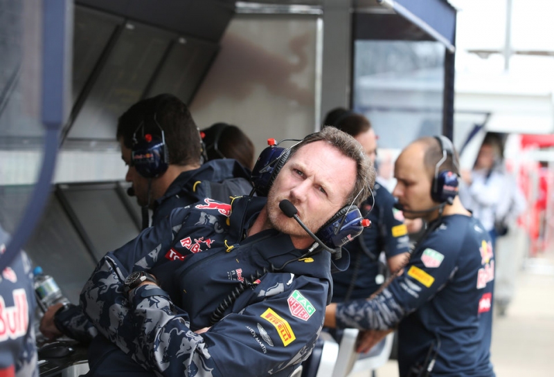 Кристиан Хорнер: Надеюсь, что Red Bull Racing окажет давление на Mercedes в 2017-м