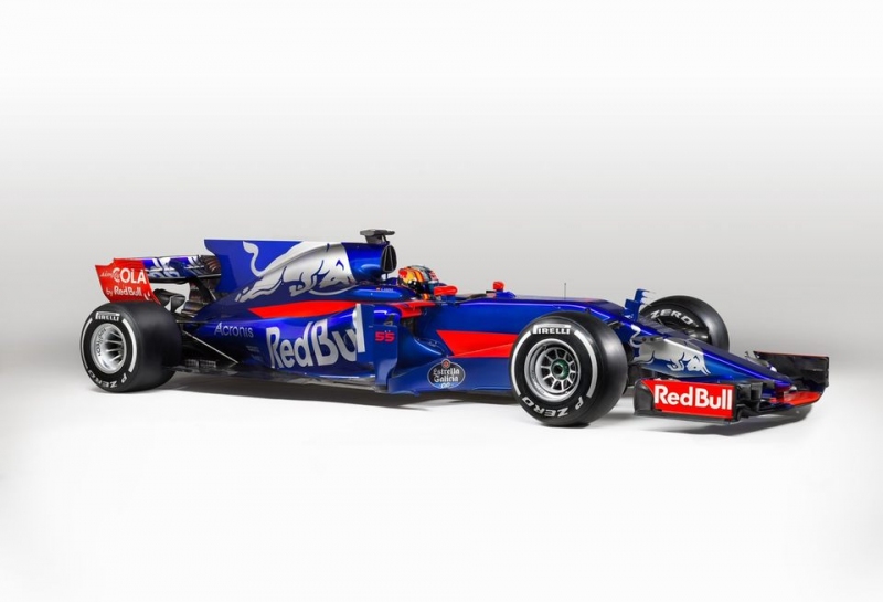 Toro Rosso представила свое новое шасси STR12