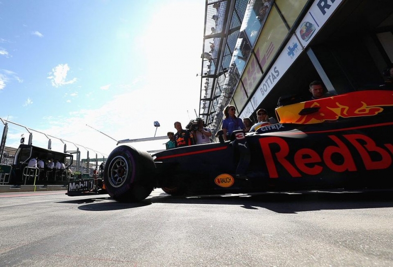 Кристиан Хорнер: Red Bull Racing нужно найти еще полсекунды, чтобы догнать Mercedes и Ferrari