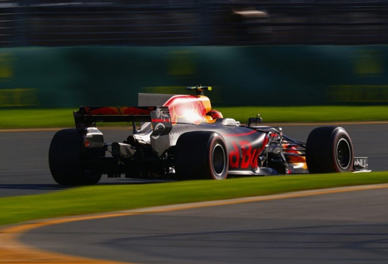 В конце гонки в Мельбурне Red Bull Racing дезинформировала Ферстаппена