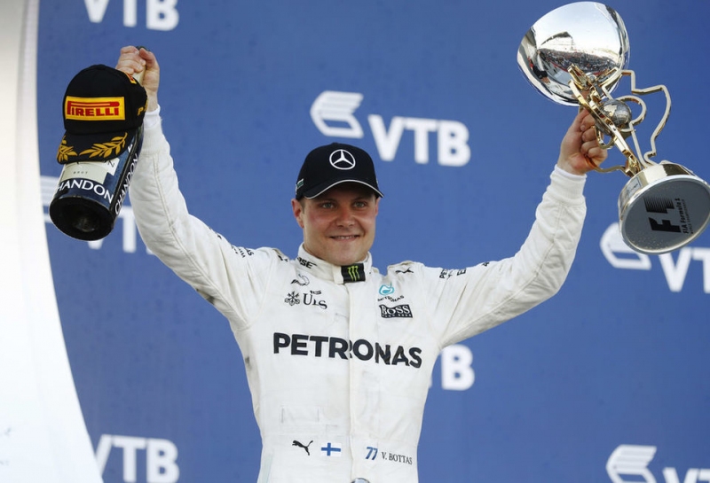 Официально: Mercedes продлила контракт с Валттери Боттасом на 2018 год