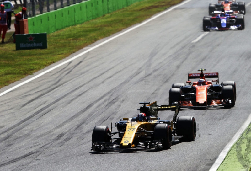 Эрик Булье: McLaren скажет свое слово в дизайне двигателя Renault