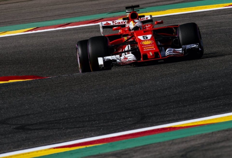 СМИ: Феттель продлил контракт с Ferrari