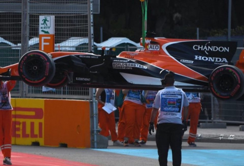 В McLaren не исключают временного Hoexit