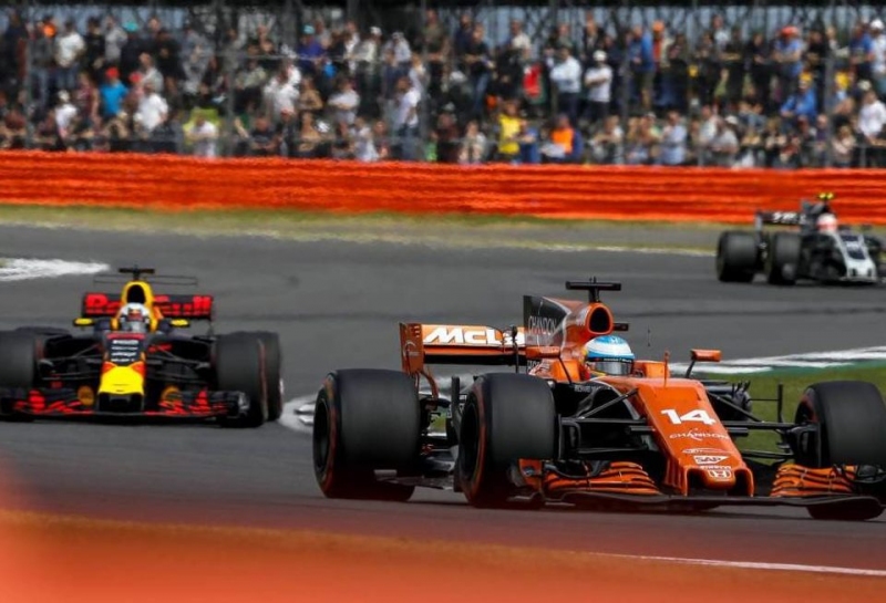 Анализ: Сможет ли McLaren опередить Red Bull Racing на моторах Renault?