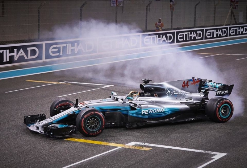 Льюис Хэмилтон: Не сомневайтесь, я останусь в Mercedes после 2018 года