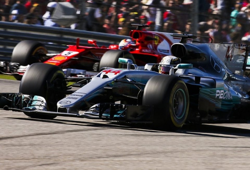 Берни Экклстоун: Mercedes помогла Ferrari в доработке двигателя