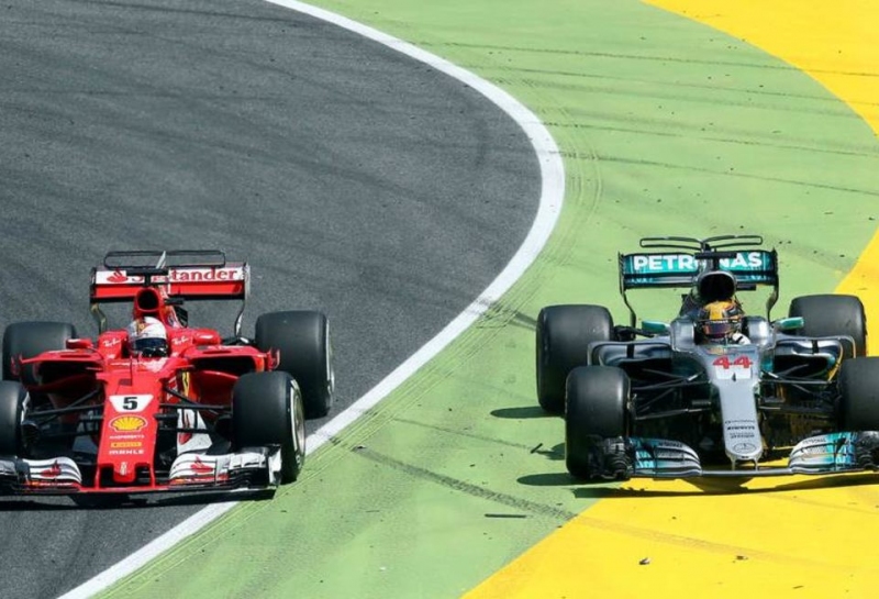 Льюис Хэмилтон: FIA не стоило убирать гравийные ловушки в зонах вылета