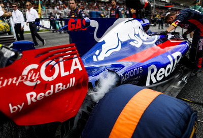 Honda впервые завела двигатель на автомобиле Toro Rosso