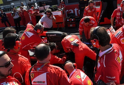 Пэт Симондс: Ferrari не стоит искать виноватых в технических проблемах