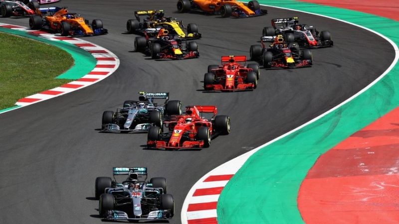 МАРИО ИЗОЛА: С ЧЕГО PIRELLI ДОЛЖНА ДАВАТЬ ПРЕИМУЩЕСТВО MERCEDES?