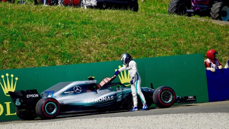 MERCEDES ОПАСАЕТСЯ ШТРАФОВ ХЭМИЛТОНА И БОТТАСА НА СТАРТОВОЙ РЕШЕТКЕ В СИЛЬВЕРСТОУНЕ