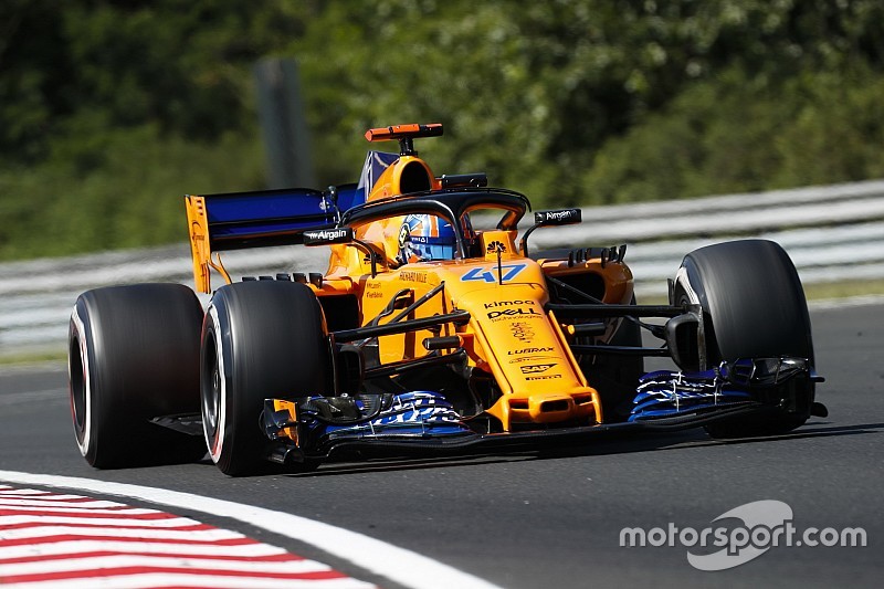 Резервний гонщик McLaren Ландо Норріс заявив, що можливо дебютує у Формулі 1 з іншою командою.