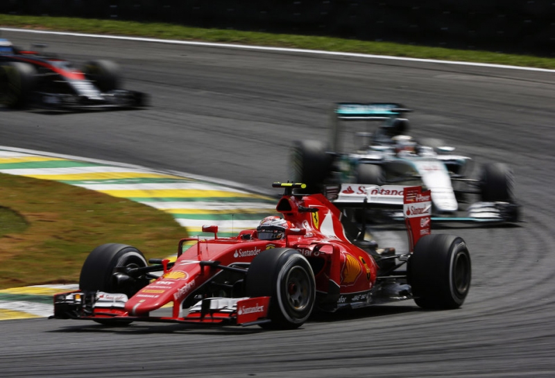 В Mercedes ожидают прогресса от Ferrari и Honda в 2016-м