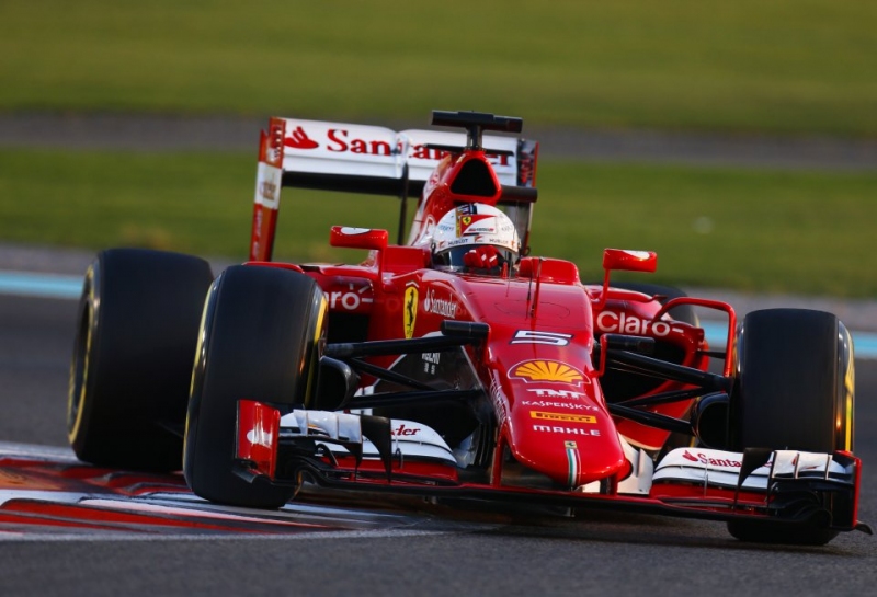Ferrari планирует представить машину-2016 онлайн
