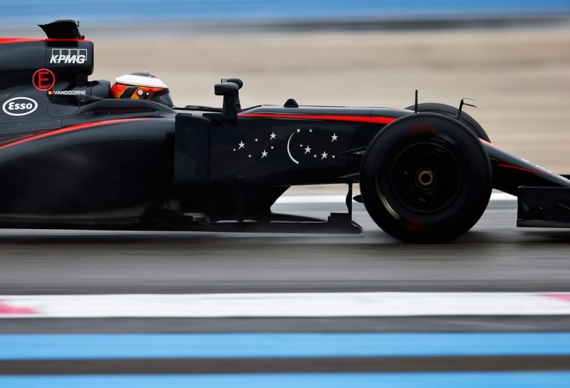 McLaren сменит ливрею машины в 2016 году