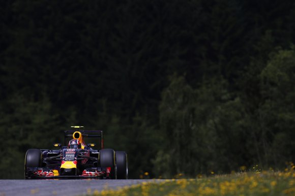 В Red Bull Racing еще не приняли решение относительно замены мотора на машине Квята