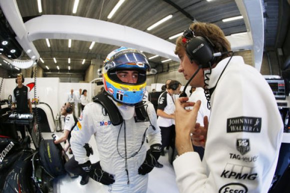 Гонщики McLaren суммарно оштрафованы на 55 мест