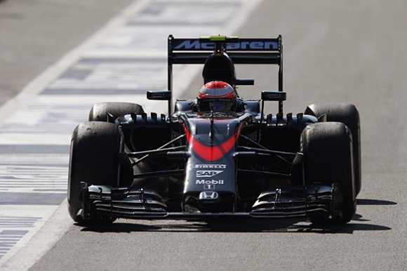 Пилотов McLaren ждёт общий штраф в 105 позиций на старте