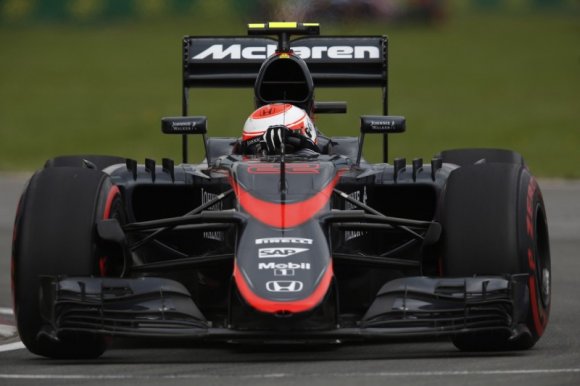 McLaren: На машину Дженсона Баттона установлены новые компоненты мотора