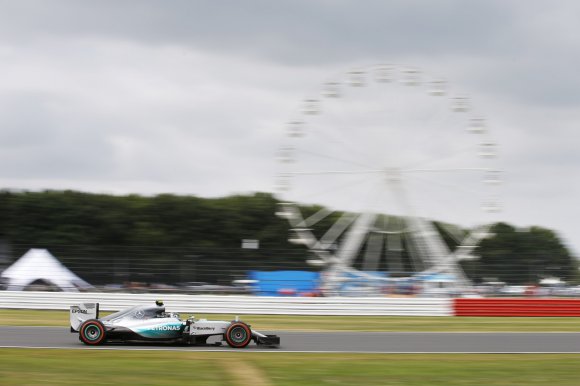 FIA предупредила пилотов о мерах за нарушение границы трассы