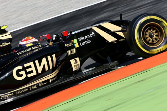 Lotus одолжила термочехлы у конкурентов