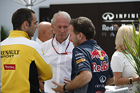 Буря страстей между RBR и Renault не утихает © LAT