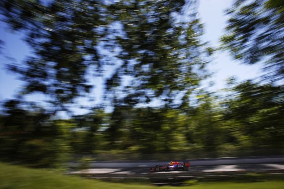 Red Bull может перейти на двигатели Ferrari