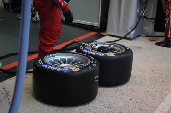 Michelin все еще борется за контракт на поставку шин с 2017 года