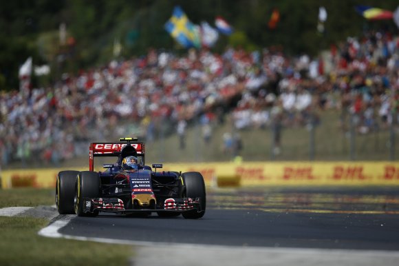 Карлос Сайнс зол на Toro Rosso