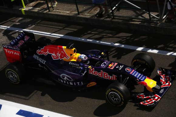 Red Bull перейдет на моторы Mercedes в 2016 году?