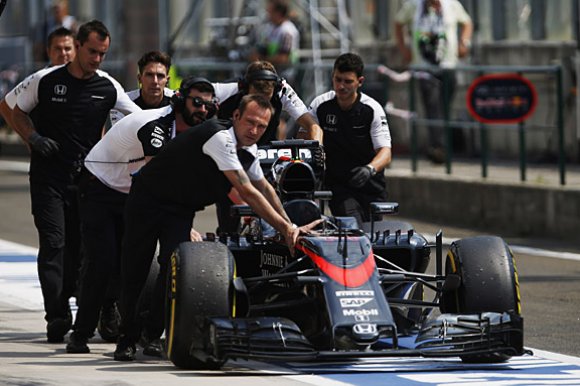 Эрик Булье: У McLaren нет запасного плана