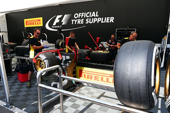 Pirelli: Команды Формулы 1 нас игнорируют!