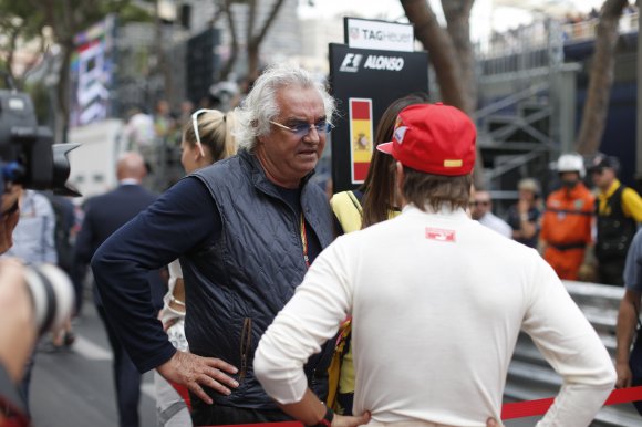 Флавио Бриаторе поддержал Pirelli в конфликте с Ferrari