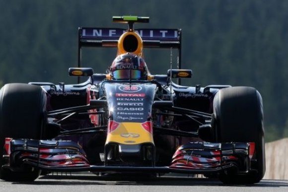 Пилотов Red Bull Racing ждут штрафы в Италии