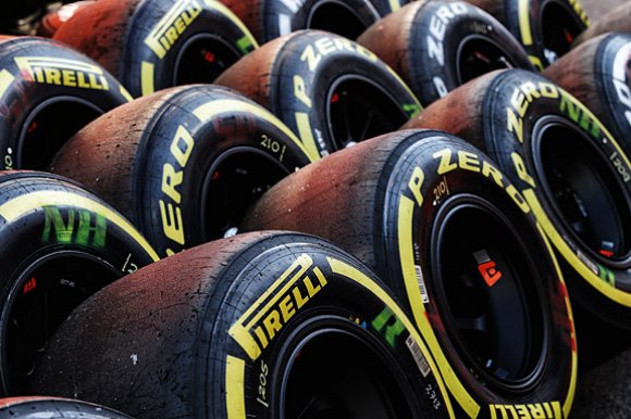 FOM и Берни Экклстоун не хотят, чтобы Pirelli меняла свой подход к Ф1