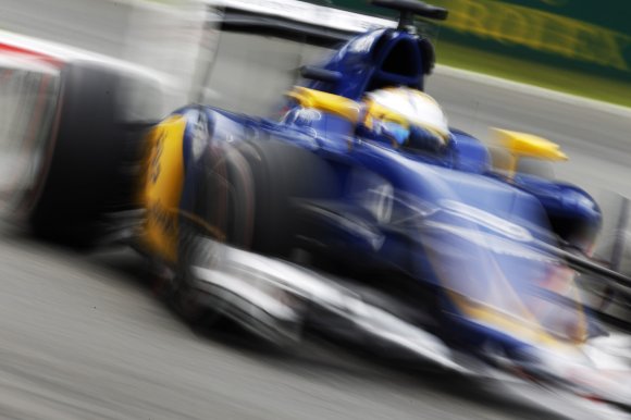 В Sauber хотят получить новый двигатель Ferrari до конца сезона