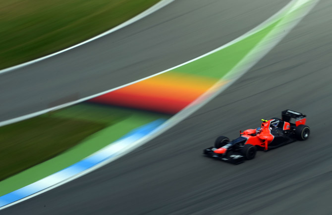 Гонщики Marussia готовятся к своему первому ночному Гран При