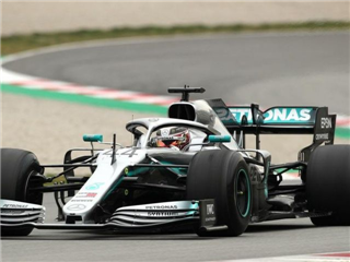 Хемілтон: Mercedes з усіх сил наздоганятиме Ferrari