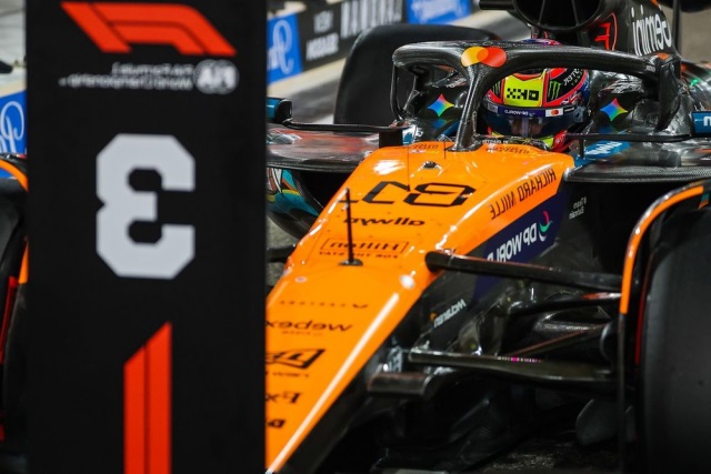 Інженери McLaren пояснюють поразку Піастрі в битві за титул стилем його водіння